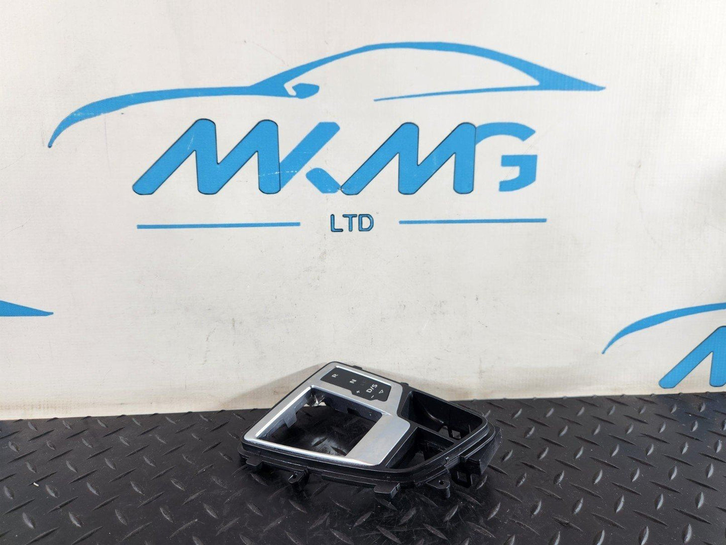 16-20 AUDI Q7 4M GENUINE OEM GEAR LEVER PANEL SHIFTER SURROUND TRIM 4M2713111D