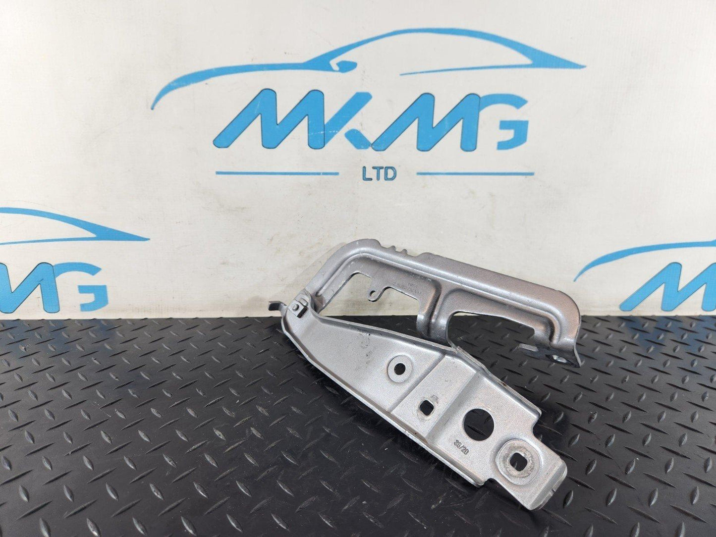 19-ON MERCEDES BENZ B CLASS W247 GENUINE FRONT LEFT BONNET HINGE A2478800128