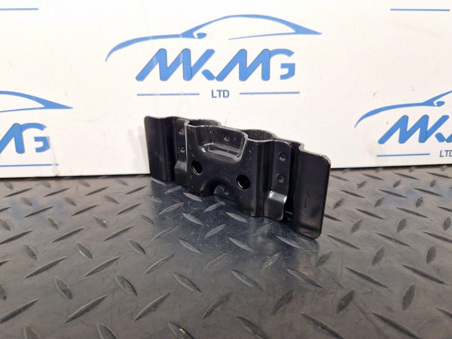 15-18 AUDI A7 4G GENUINE OEM MOUNTING TIE DOWN EYE 4G8813383