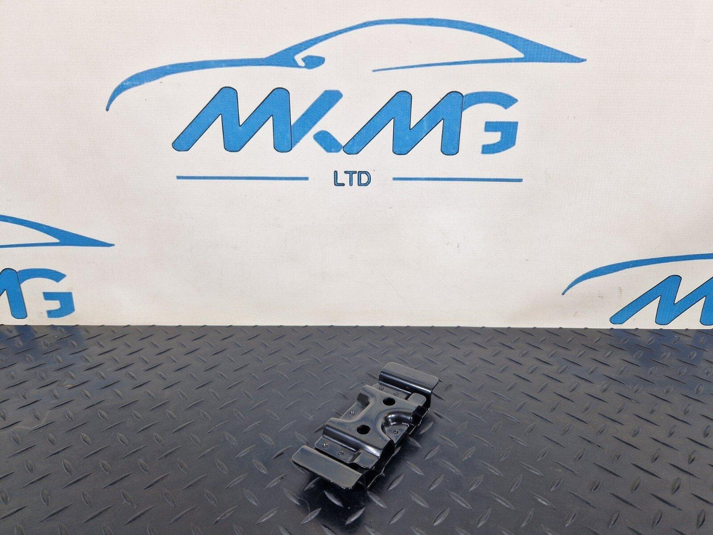 10-18 AUDI A7 4G S-LINE GENUINE OEM MOUNTING TIE DOWN EYE 4G8813383