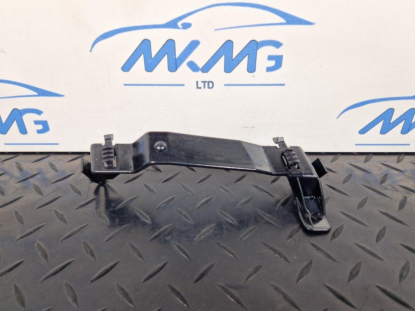 12-18 AUDI A6 C7 RIGHT HOLDER BRACKET 4G0867192