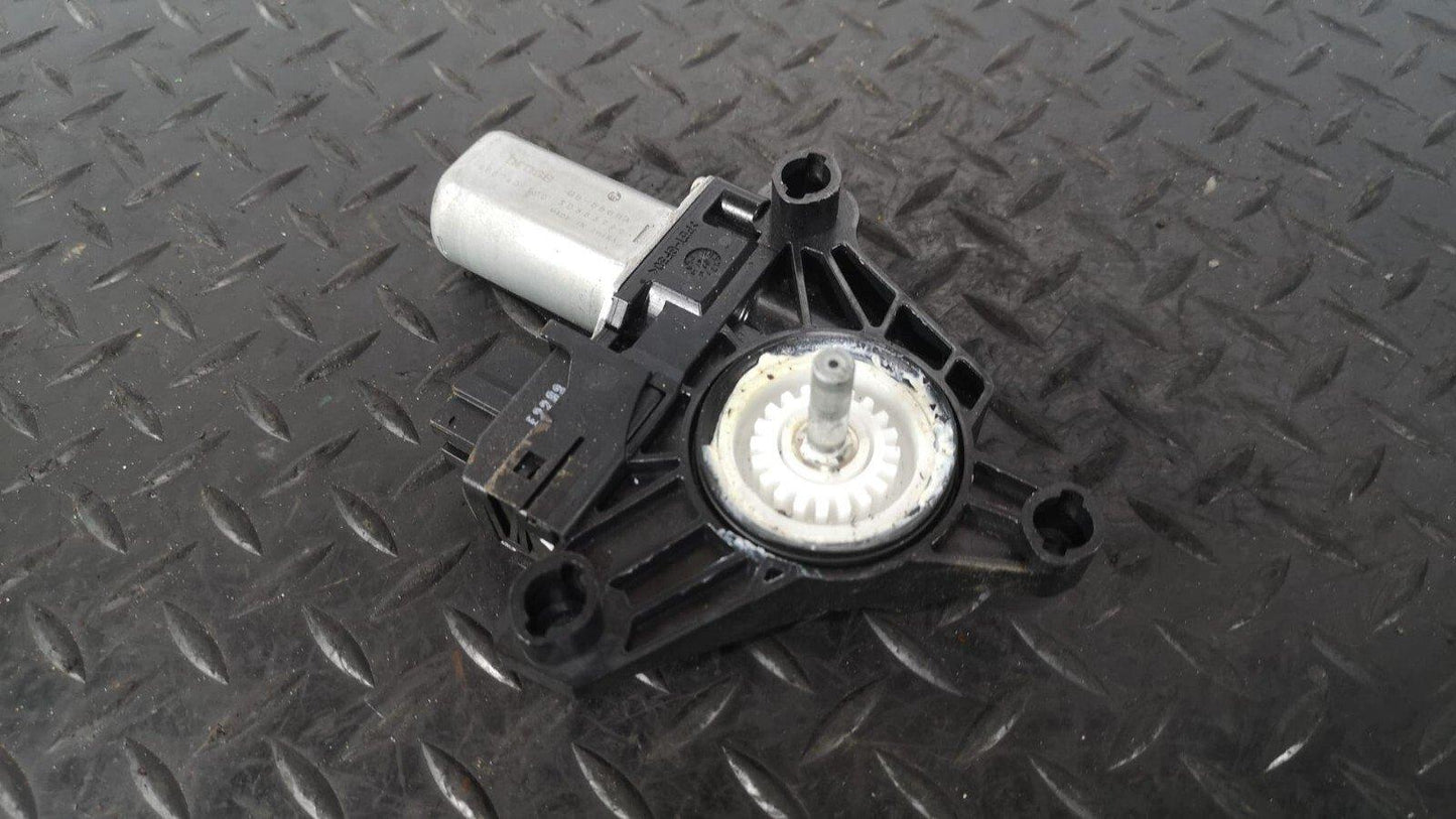 MERCEDES BENZ A CLASS W176 GENUINE FRONT WINDOW REGULATOR MOTOR 968740100