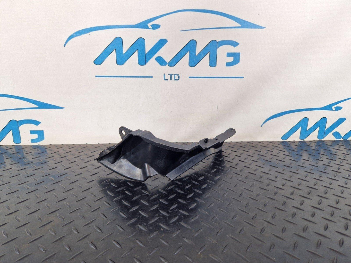 14-21 MERCEDES BENZ C300h W205 FRONT BUMPER MOUNTING BRACKET RIGHT A2058853965