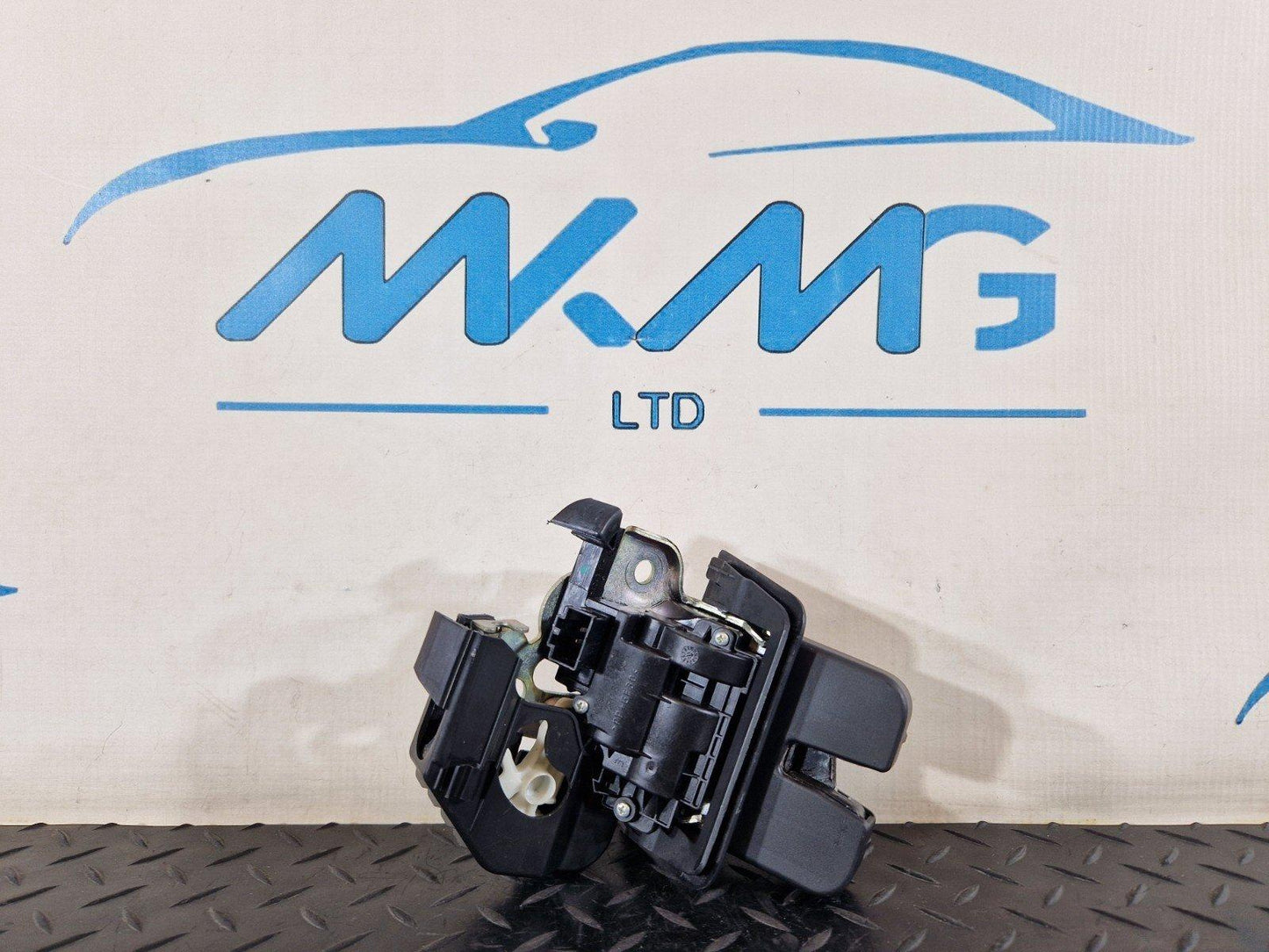 12-18 AUDI A6 C7 2.0 DIESEL CGL GENUINE TAILGATE BOOT LOCK CATCH LATCH 8R0827505