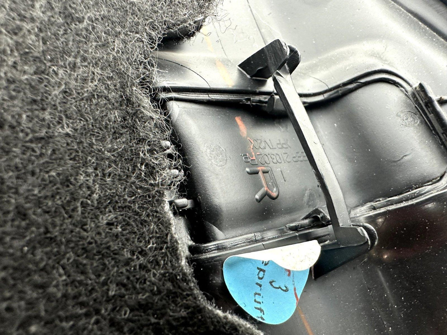 12-18 MERCEDES A-CLASS W176 GENUINE BOOT RIGHT SIDE TRIM COVER A1766902900