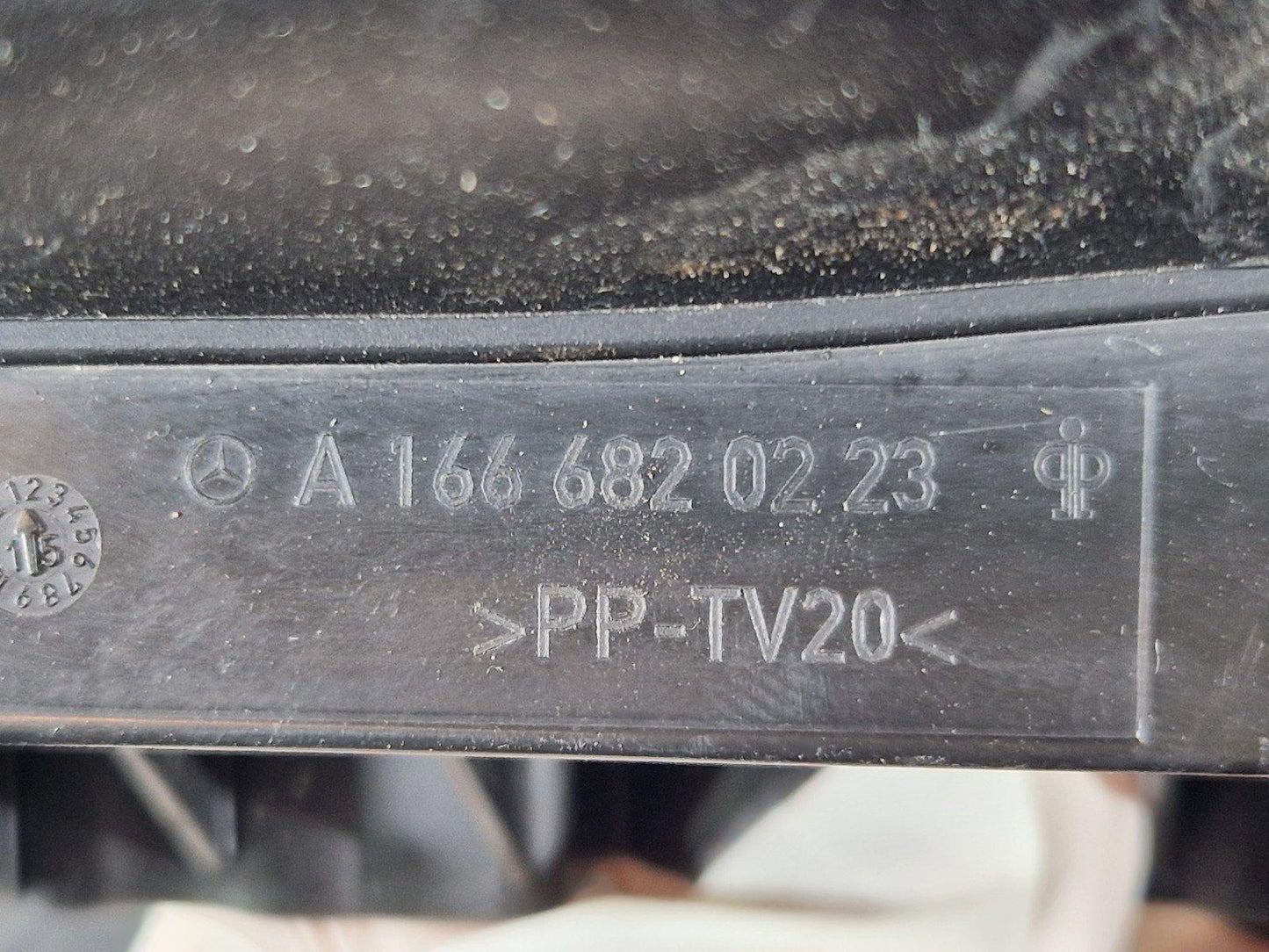 11-19 MERCEDES BENZ ML W166 OEM FRONT TOP RIGHT O/S DAMPING A1666820223