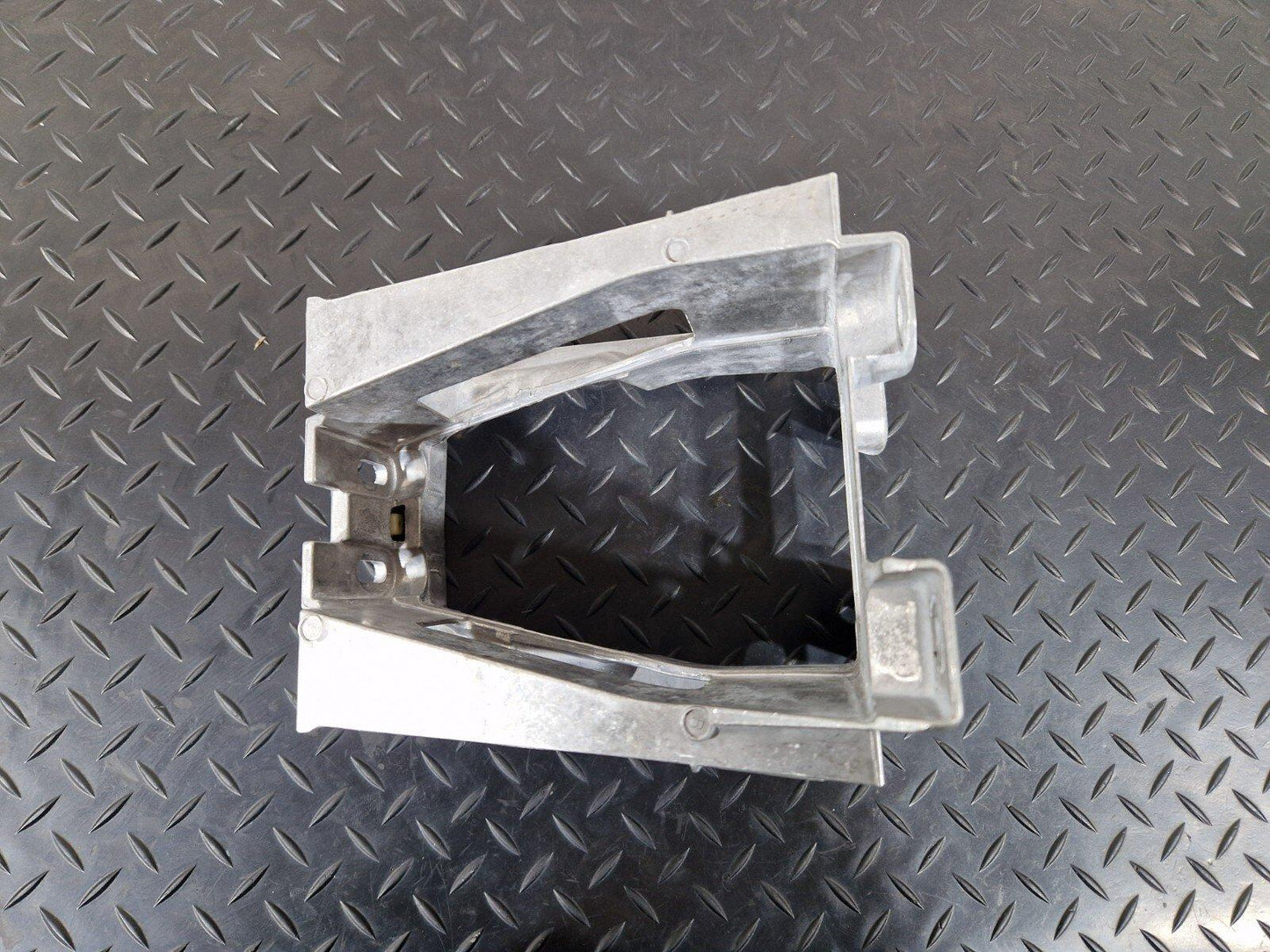 14-21 BMW 2 SERIES 218d GRAN TOURER F46 OEM CENTRE CONSOLE BRACKET REAR 9274404