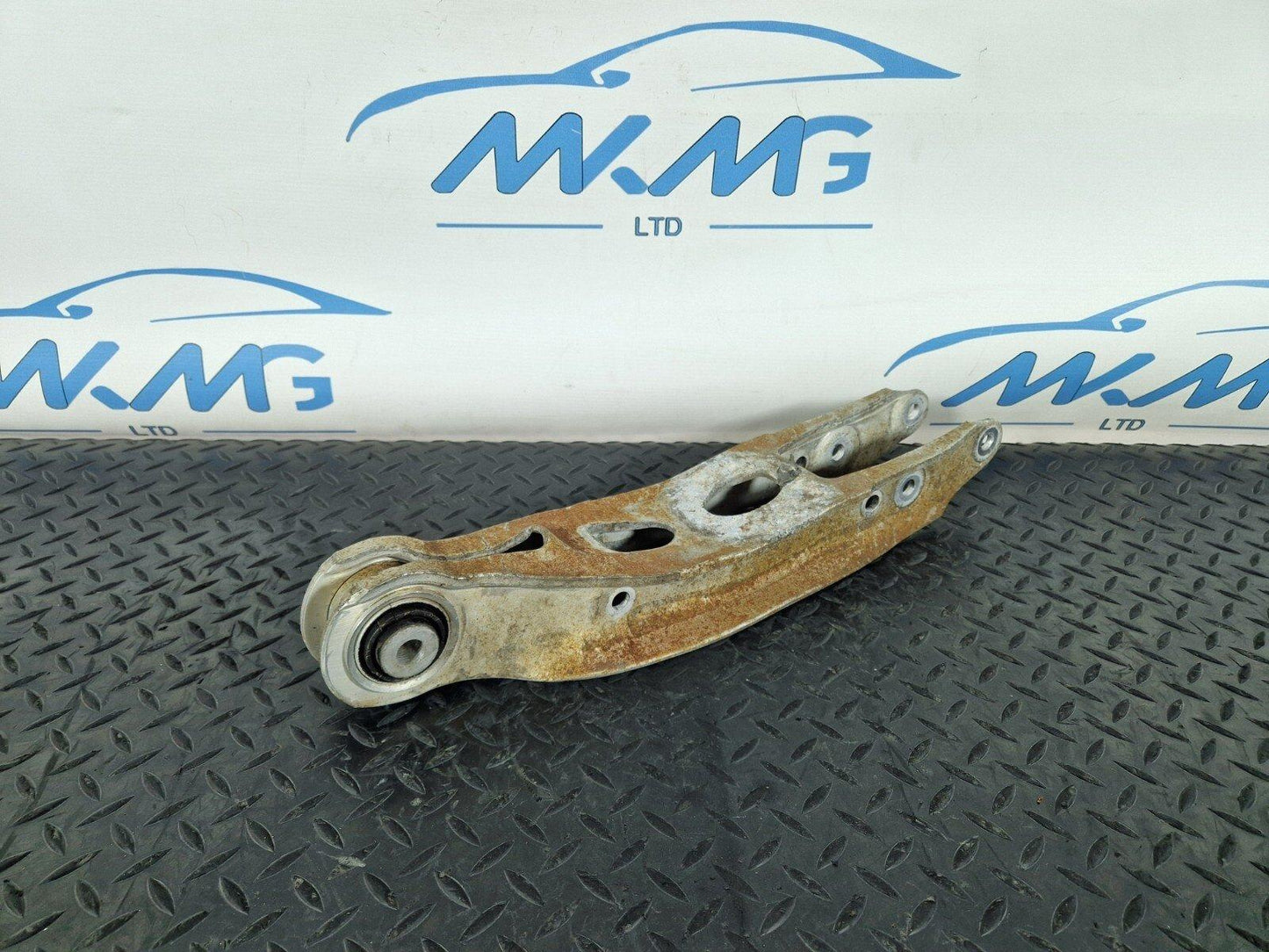 16-19 AUDI A4 B9 GENUINE OEM REAR LOWER CONTROL ARM FITS LEFT & RIGHT 8W0505311H