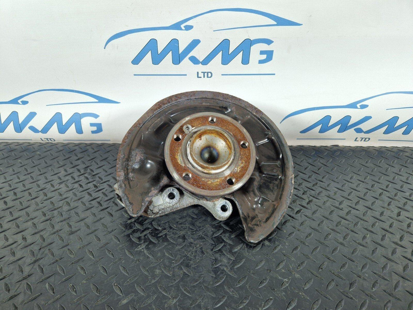 14-19 MERCEDES BENZ GLA X156 OEM REAR LEFT PASSENGER SIDE WHEEL HUB 2460306