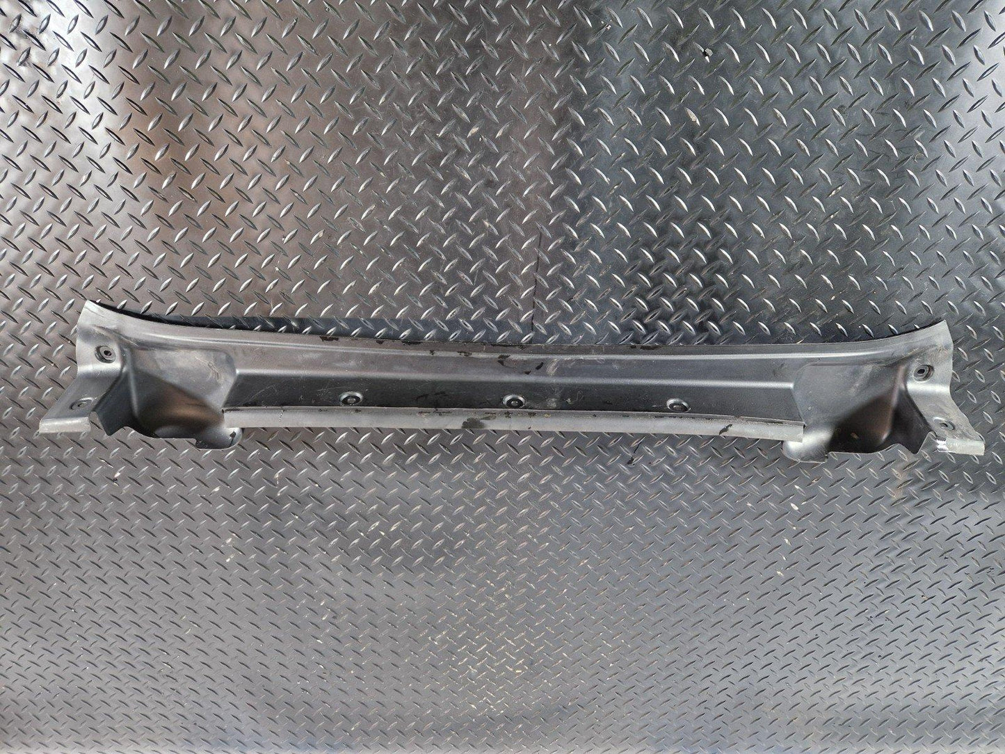 11-19 MERCEDES BENZ ML W166 GENUINE OTHER TRUNK BOOT TRIM ELEMENT A1666910008