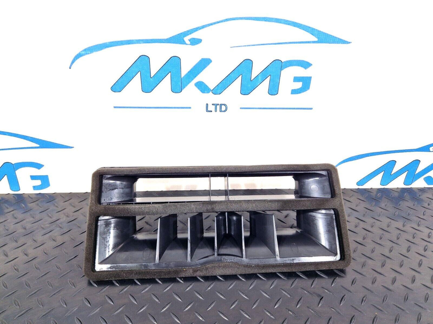 12-18 AUDI A6 C7 GENUINE AIR DUCT CHANNEL 4G2858431