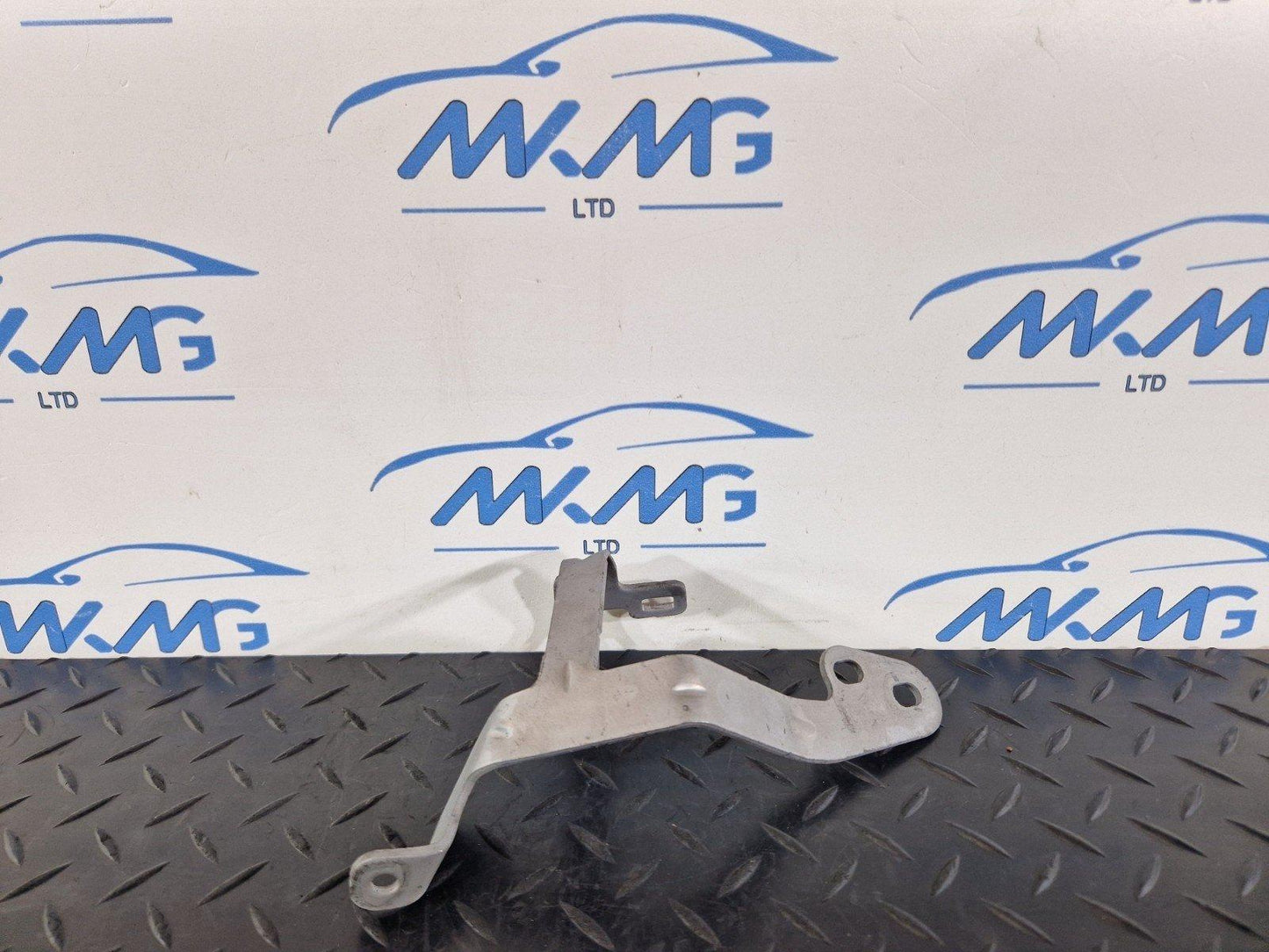 19-ON RANGE ROVER EVOQUE L551 GENUINE EXHAUST SUPPORT BRACKET M4D39L456CA