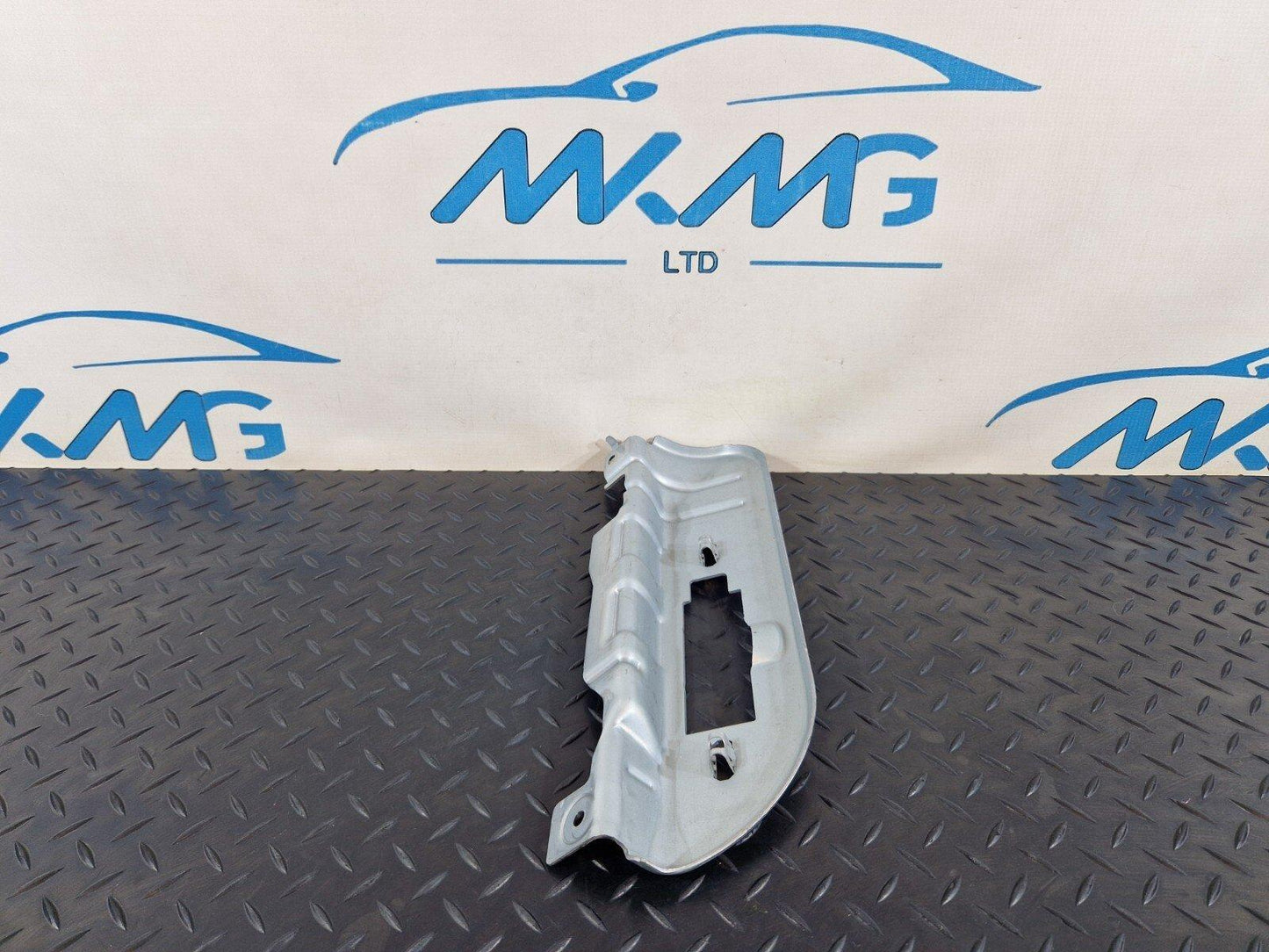 MERCEDES BENZ A CLASS W177 REAR LEFT N/S GRAB HANDLE ROOF MOUNT BRACKET
