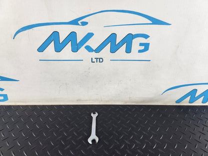16-20 AUDI Q7 4M GENUINE BOOT TOOLKIT