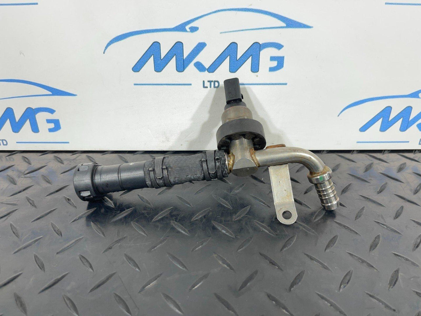 16-19 AUDI A4 B9 FUEL PRESSURE SENSOR & PIPE 059130299AS