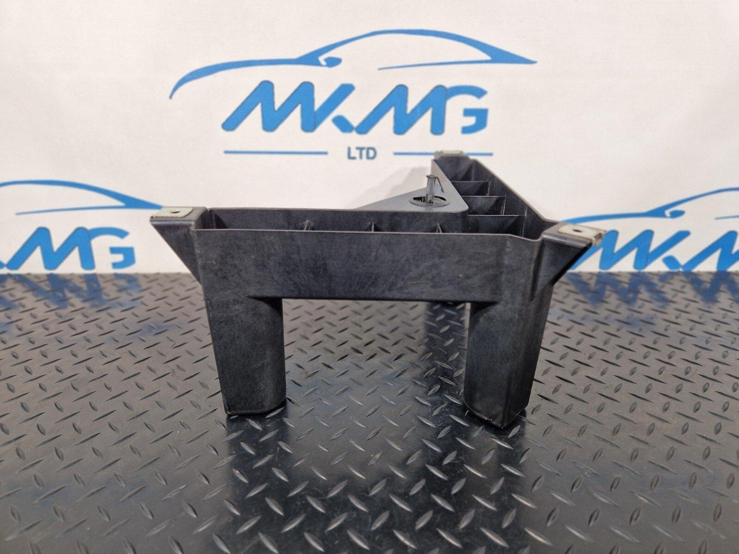 18-ON MERCEDES BENZ A CLASS W177 GENUINE MOUNT BRACKET A1776827500