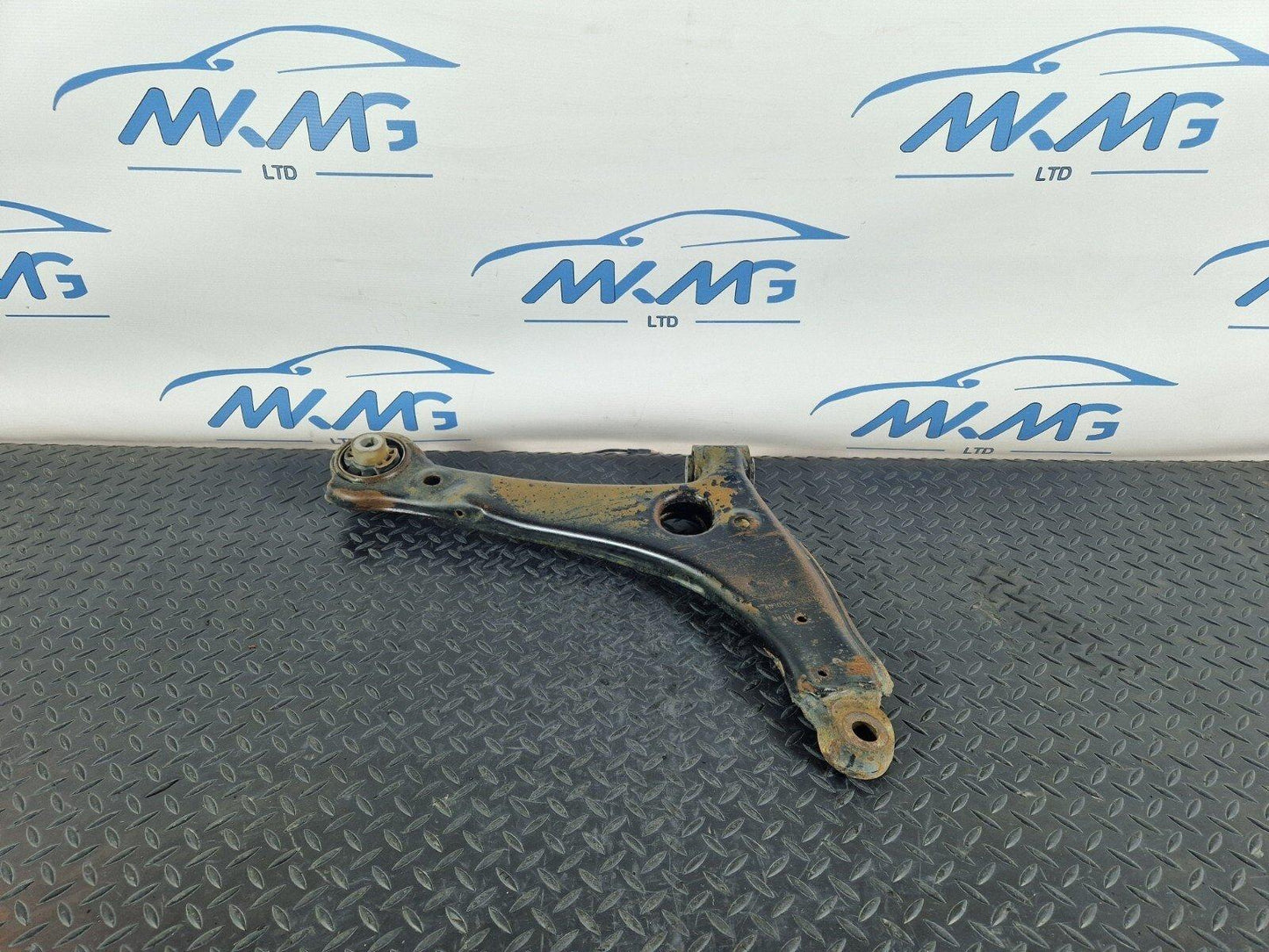 18-ON MERCEDES BENZ SPRINTER W907 W910 FRONT LOWER CONTROL ARM A9103330000