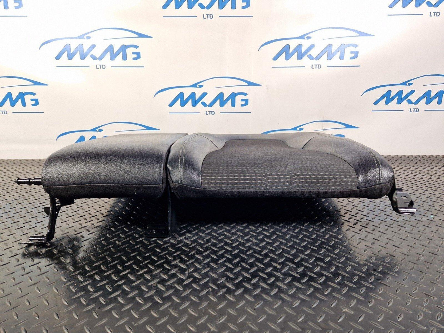 18-ON MERCEDES BENZ A CLASS W177 REAR LEFT LEATHER SEAT BACKREST A1779200102