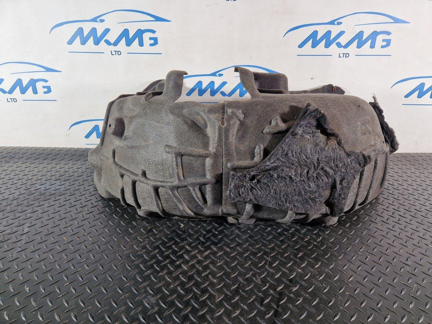 16-19 AUDI A4 B9 WHEEL ARCH LINER REAR RIGHT SPLASH GUARD 8W0810172G