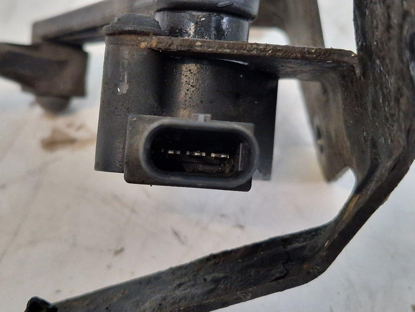 17-ON LAND ROVER DISCOVERY REAR SUSPENSION LEVEL HEIGHT SENSOR LEFT JPLA3D026BA