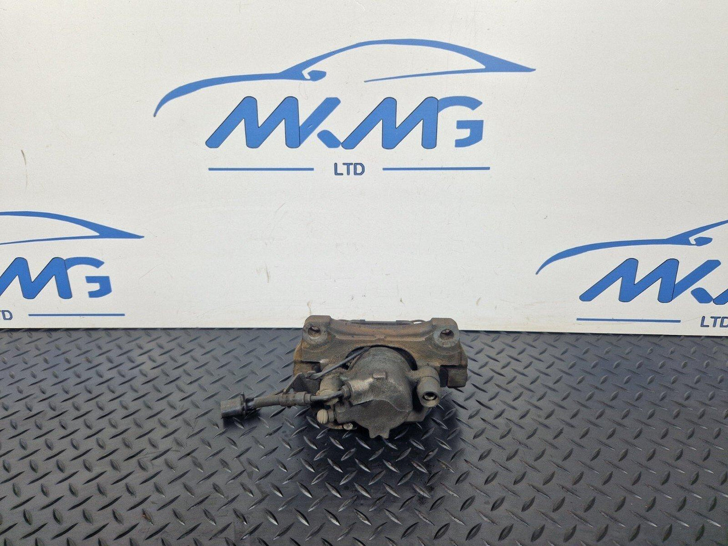 16-19 AUDI A4 B9 GENUINE PASSENGER SIDE FRONT BRAKE CALIPER 8W05BQ