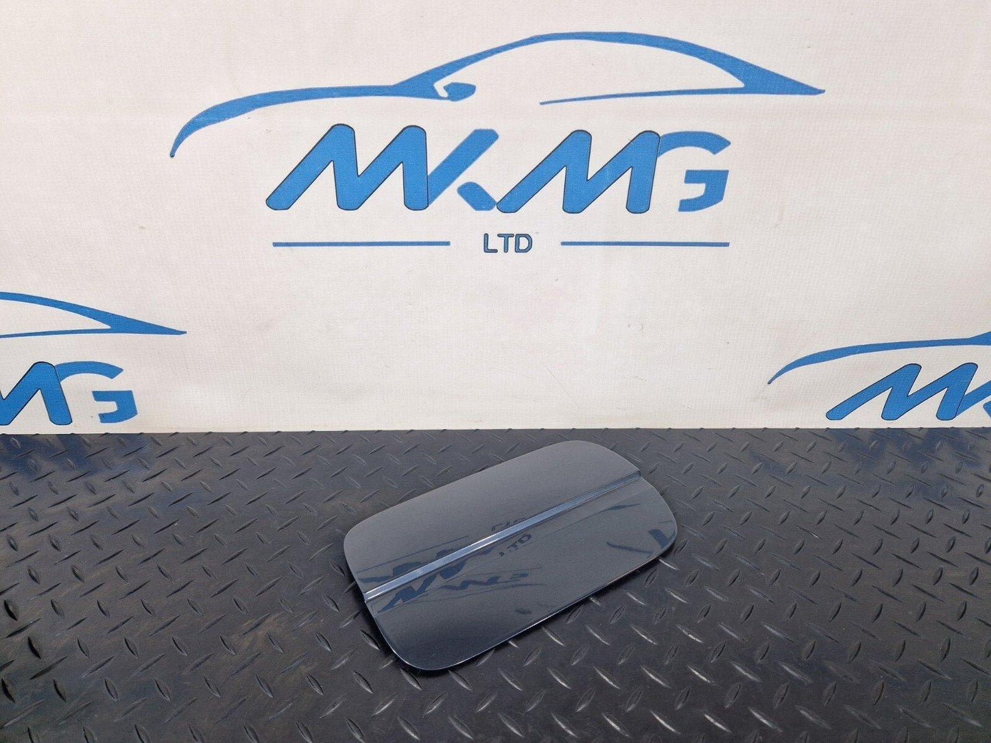 16-19 AUDI A4 B9 GENUINE FUEL DOOR IN GREY 8W0809907 LX7L