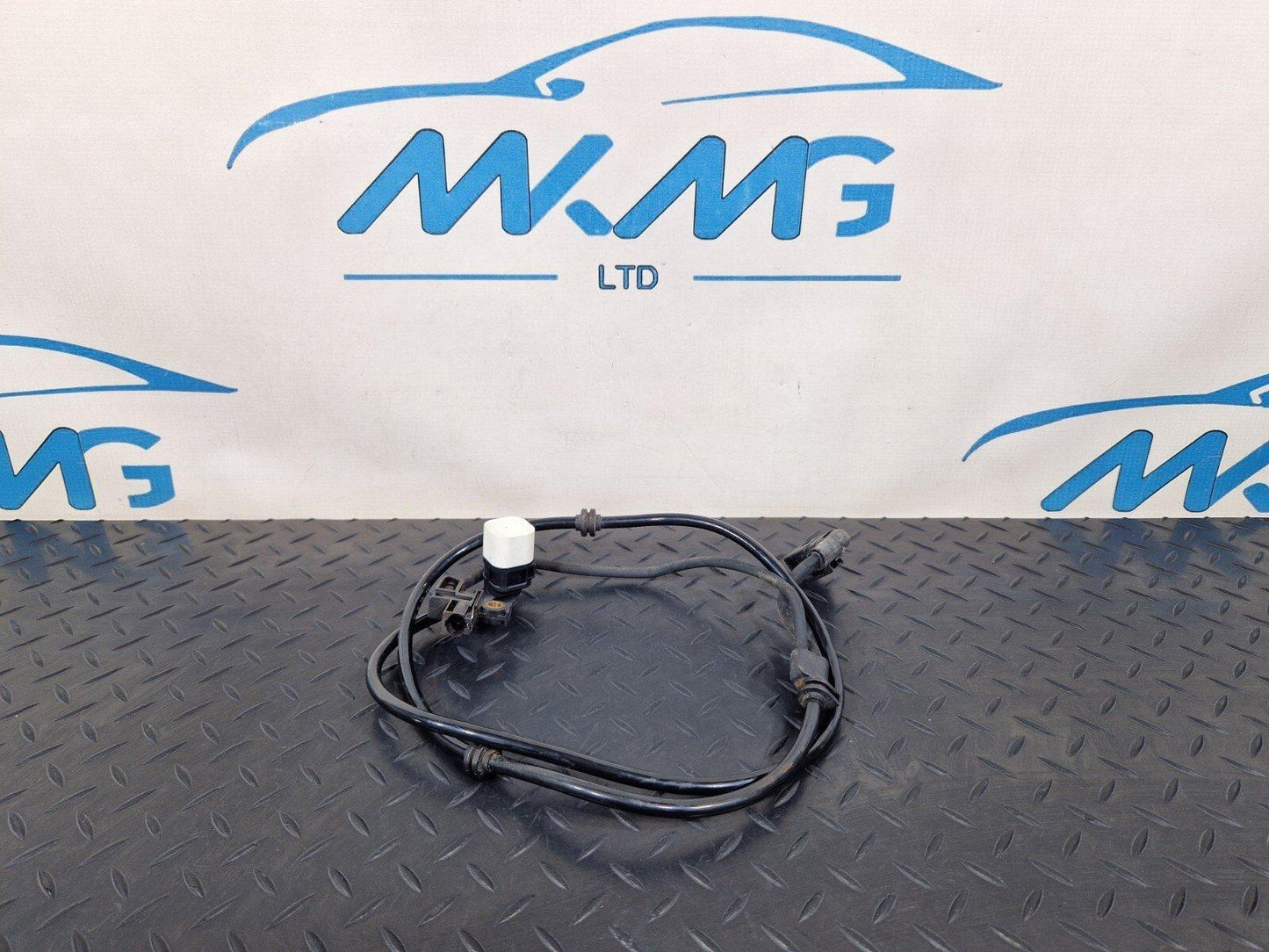14-21 MERCEDES BENZ C200d W205 REAR RIGHT O/S PARKING BRAKE & BRAKE WEAR SENSOR
