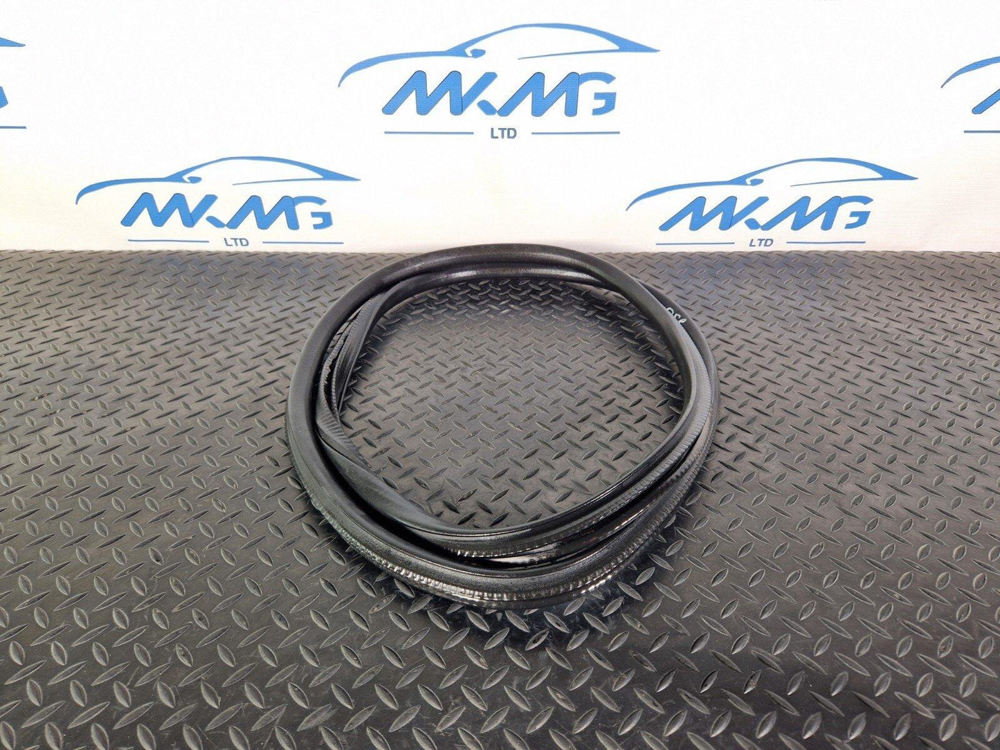 MERCEDES W177 A CLASS REAR DOOR RUBBER SEAL FITS LEFT & RIGHT SIDE A1776920300