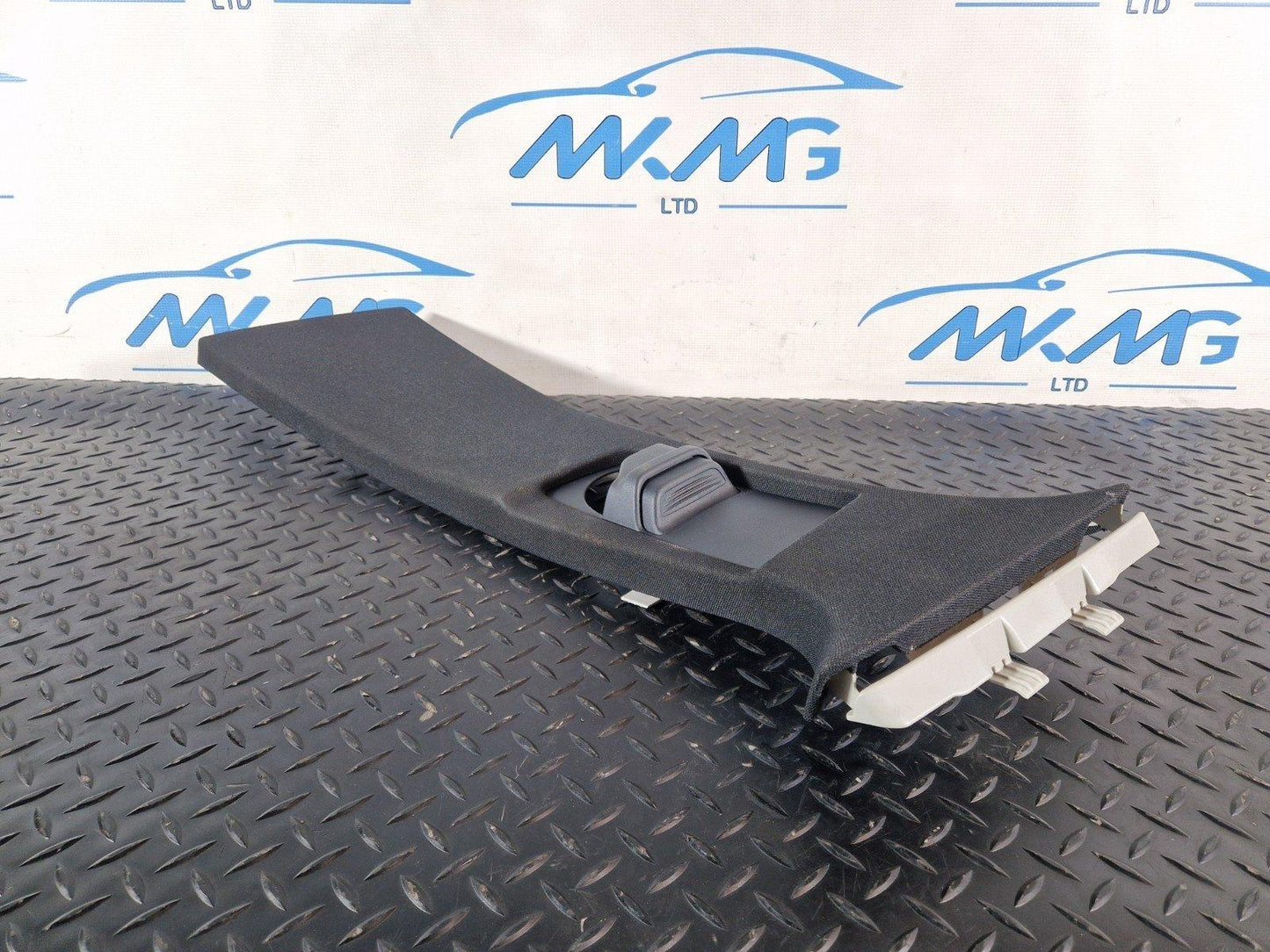 16-22 MERCEDES BENZ X253 LEFT N/S PASSENGER SIDE B PILLAR TRIM COVER A2536901325