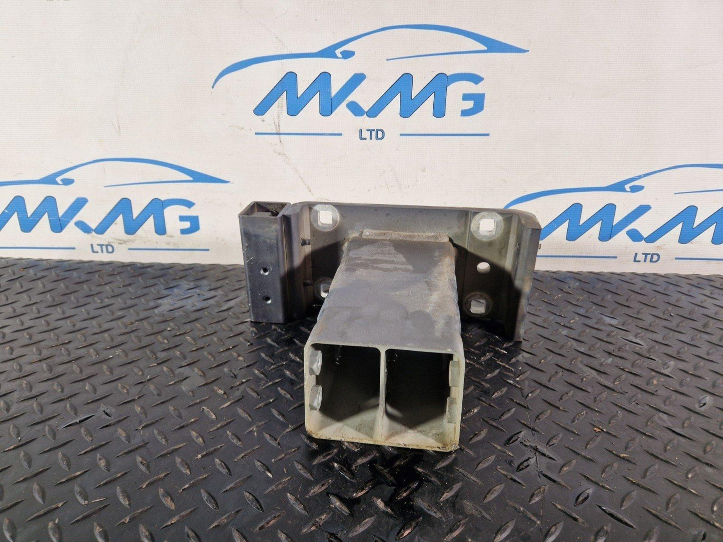 13-23 RANGE ROVER SPORT L494 GENUINE FRONT LEFT BUMPER BRACKET CPLA-103A33-AC