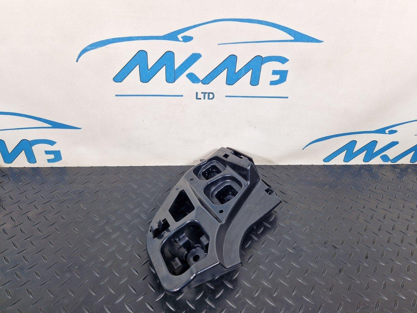 20-24 BMW 1 SERIES F40 BUMPER MOUNT BRACKET REAR LEFT PASSENGER SIDE 7461397