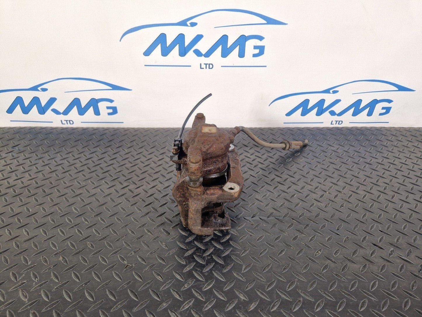 14-20 MERCEDES BENZ GLA 200 X156 GENUINE FRONT RIGHT BRAKE CALIPER A00042167881