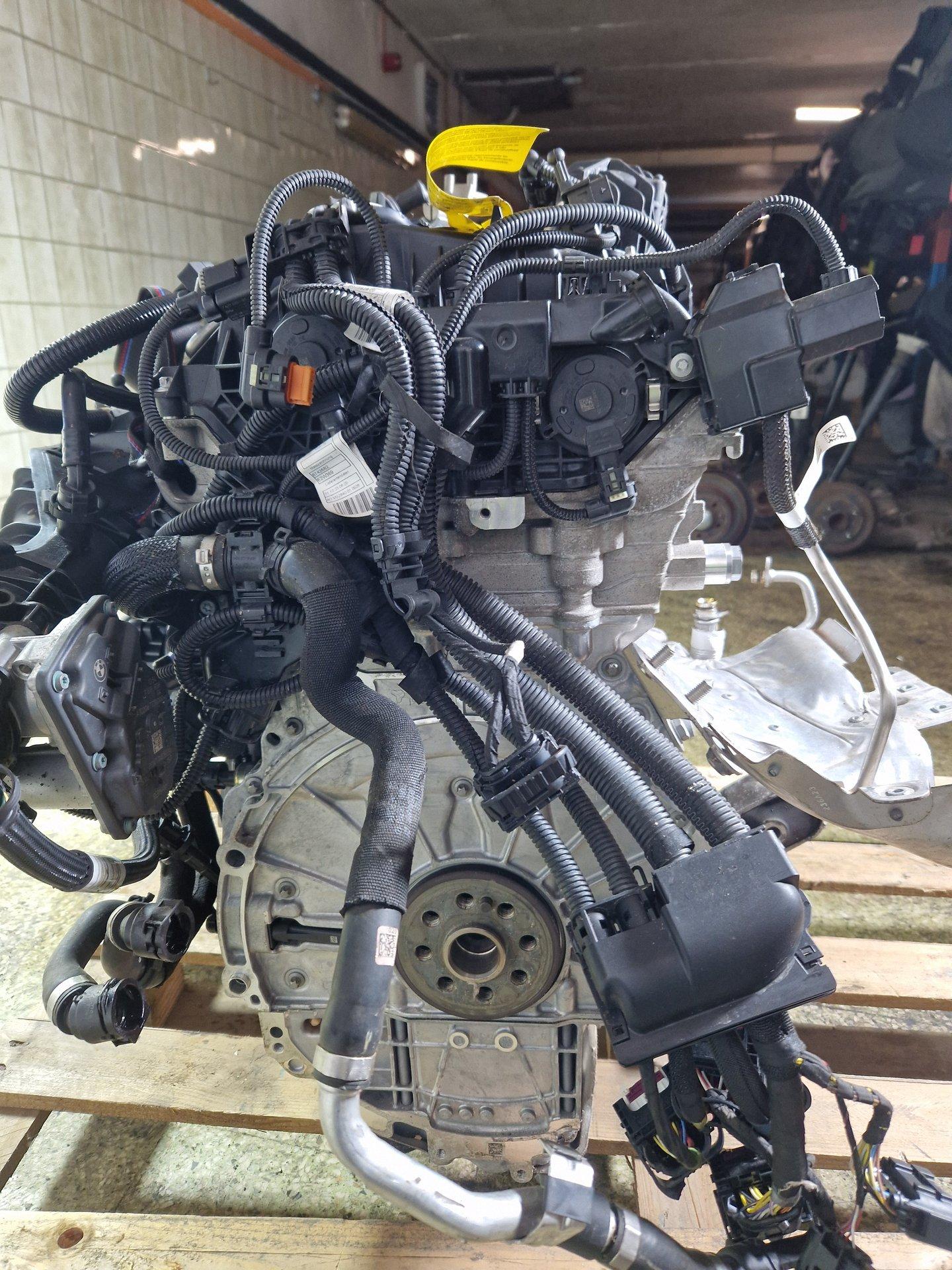 BMW 118i F40 Hatchback Engine