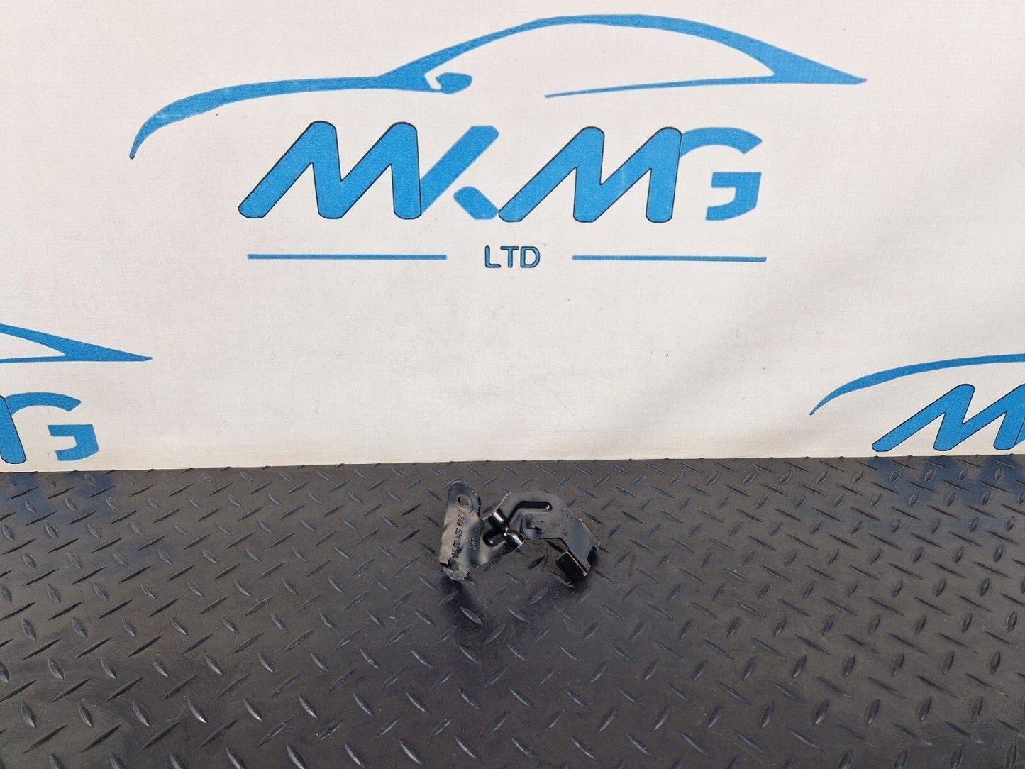 13-19 MERCEDES BENZ CLA C117 AMG AUXILIARY WATER PUMP BRACKET A2465010020