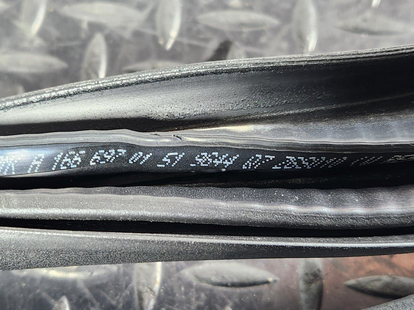 11-19 MERCEDES ML W166 OEM REAR LEFT OR RIGHT SIDE DOOR RUBBER SEAL  A1666970151