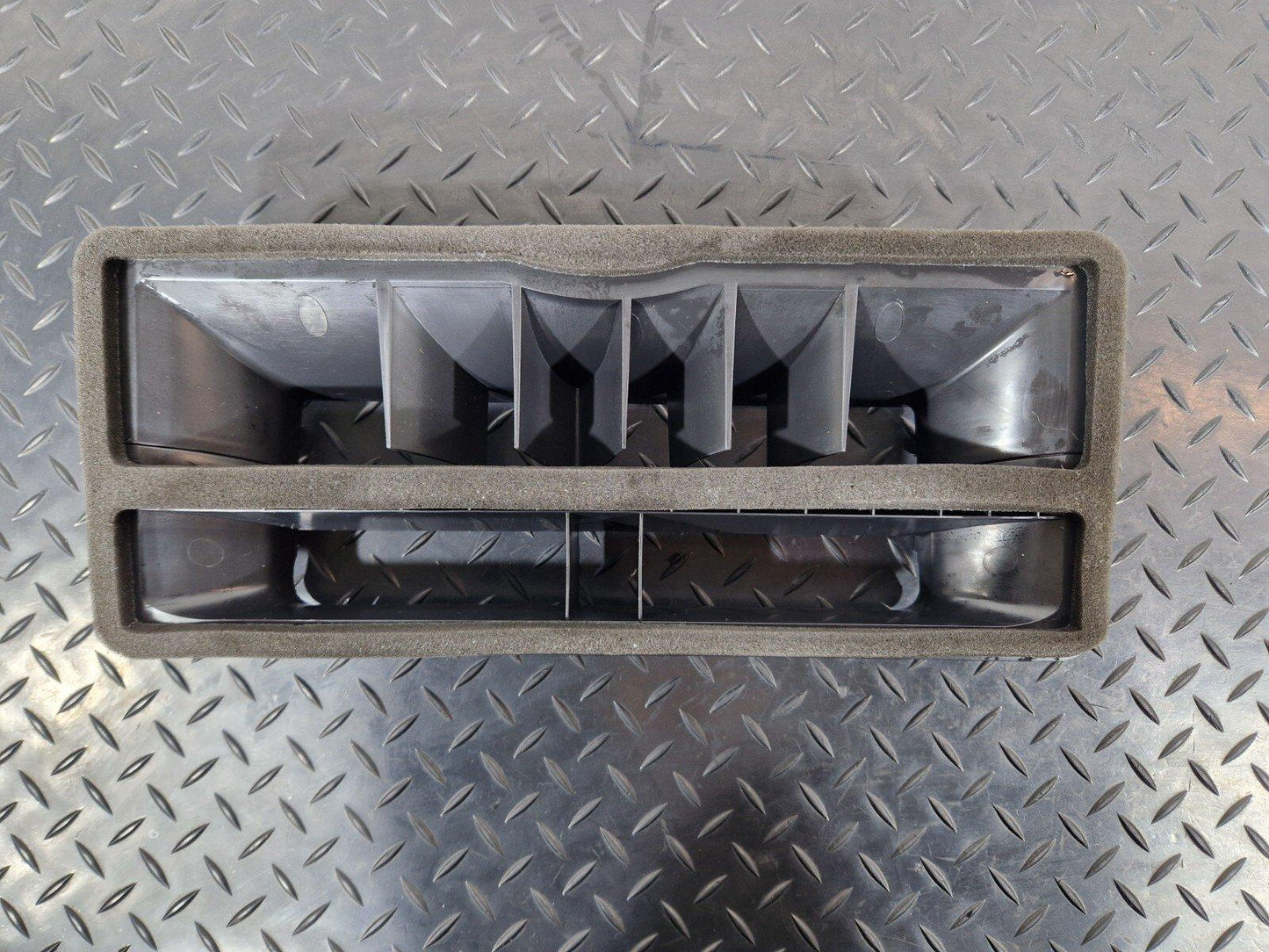12-18 AUDI A6 C7 GENUINE AIR DUCT CHANNEL 4G2858431
