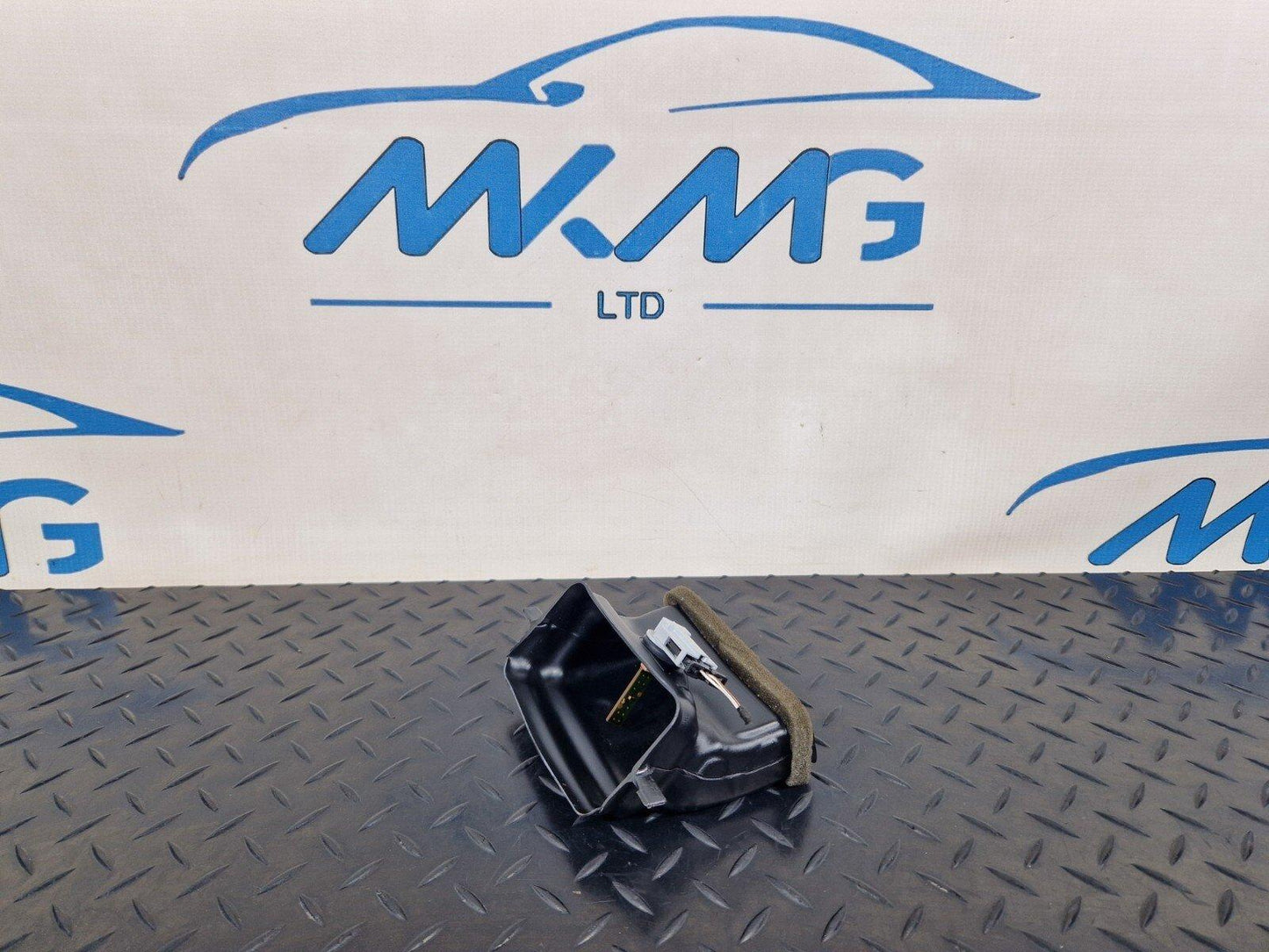 16-23 AUDI A5 F5 S LINE GENUINE AIR CHANEL CONNECTING VENT 8W0857042
