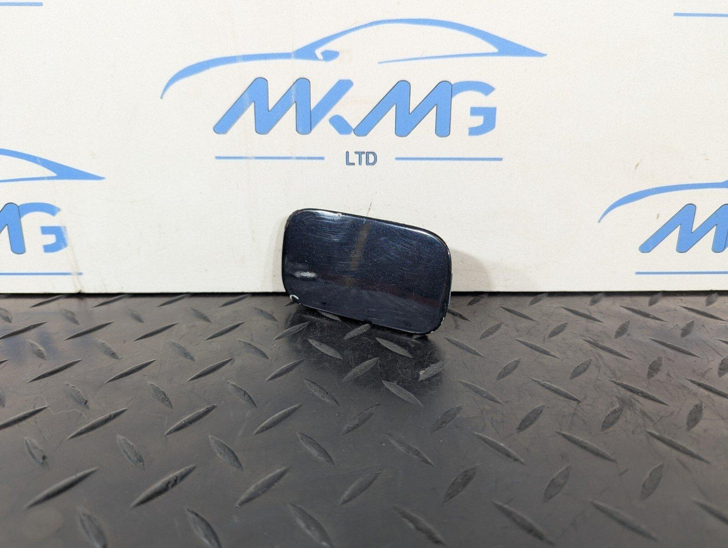 10-17 AUDI A8 4H GENUINE REAR BUMPER TOW EYE COVER 4H0807441
