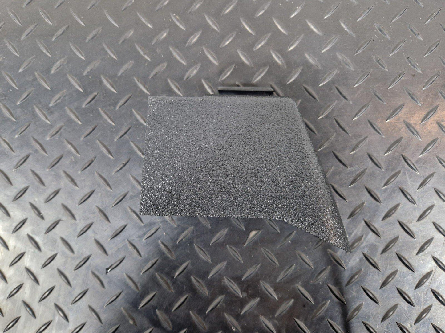 19-ON MERCEDES B CLASS W247 FRONT SEAT GUIDE RAIL COVER A2479190400