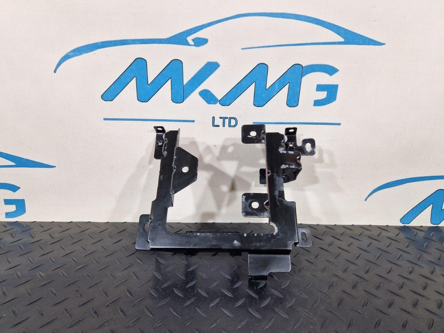14-23 MERCEDES BENZ VITO W447 OEM ENGINE CONTROL UNIT HOLDER BRACKET A4475400040