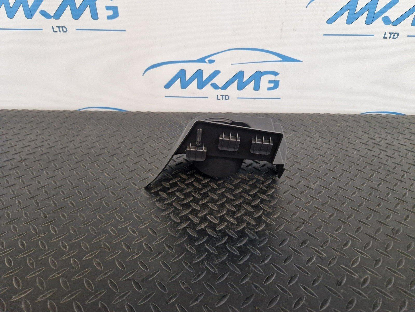 14-19 LAND ROVER L550 DISCOVERY OEM LEFT SIDE REAR N/S/R CUP HOLDER FK72674A37AB