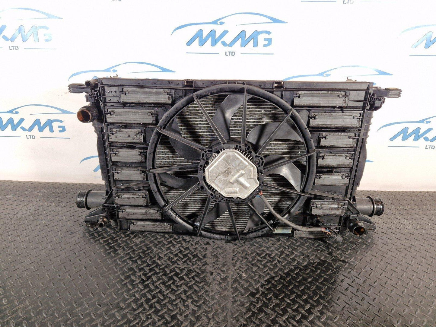 16-20 AUDI Q7 4M 3.0 DIESEL CRT CRTC GENUINE RADIATOR RAD PACK 8W0959455C