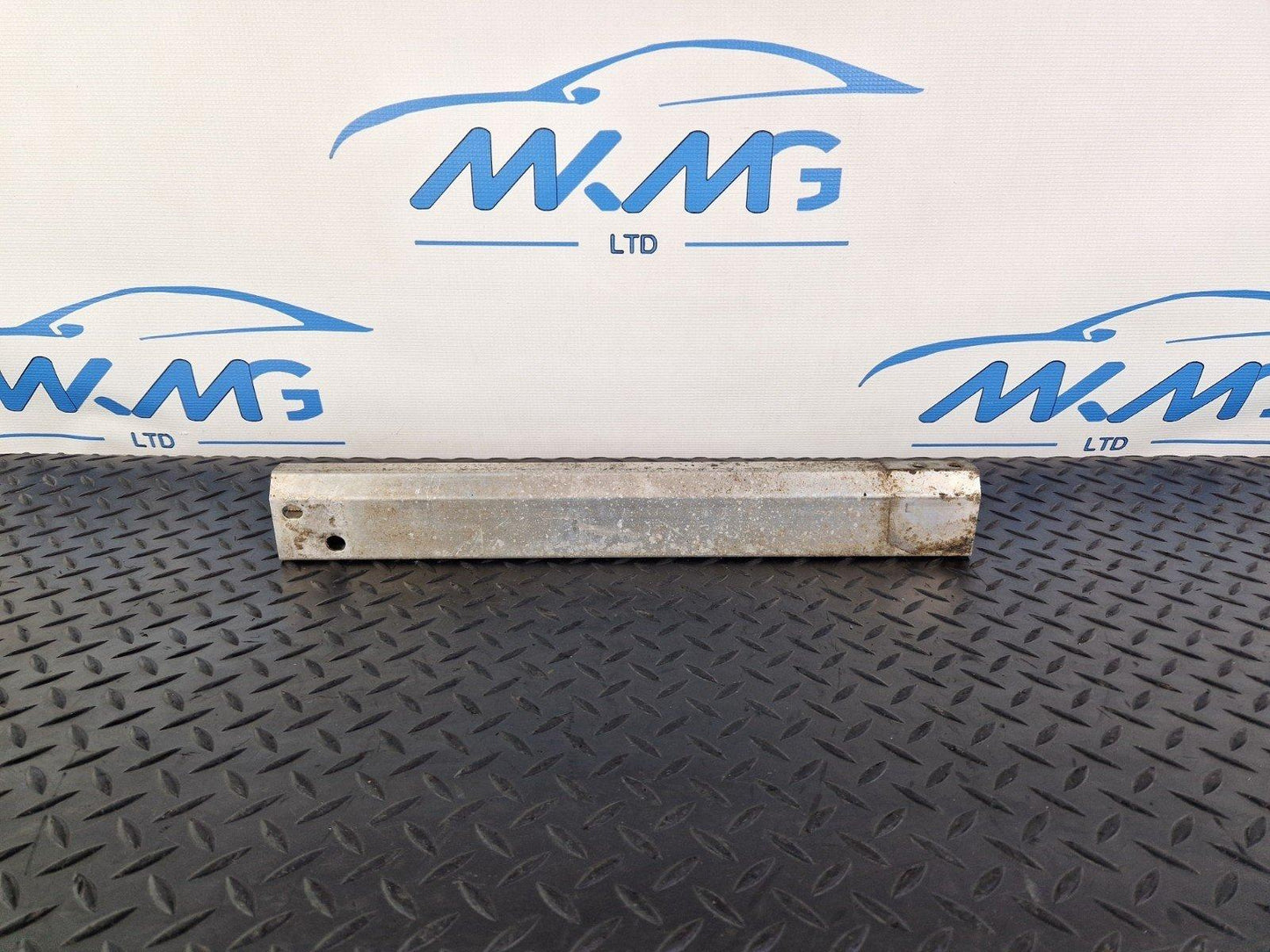 12-18 MERCEDES BENZ B-CLASS W246 FRONT RIGHT REINFORCEMENT BRACKET A2466280229