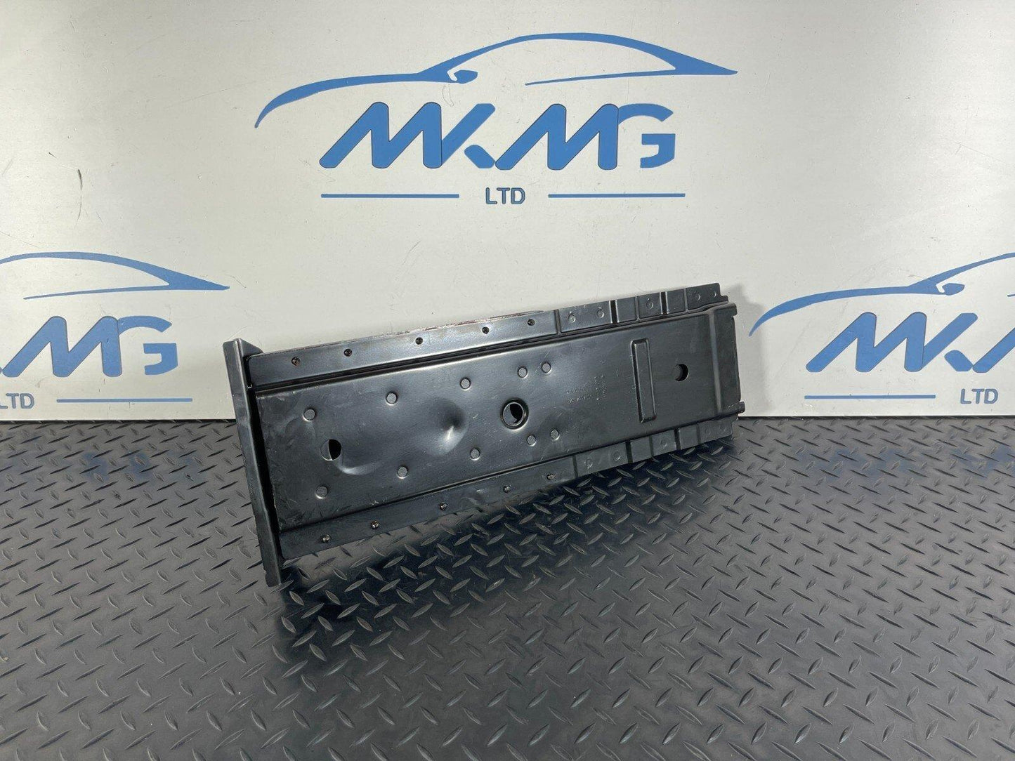 14-21 MERCEDES BENZ C350e W205 GENUINE SUPPORT PROTECTION BRACKET A2056100534