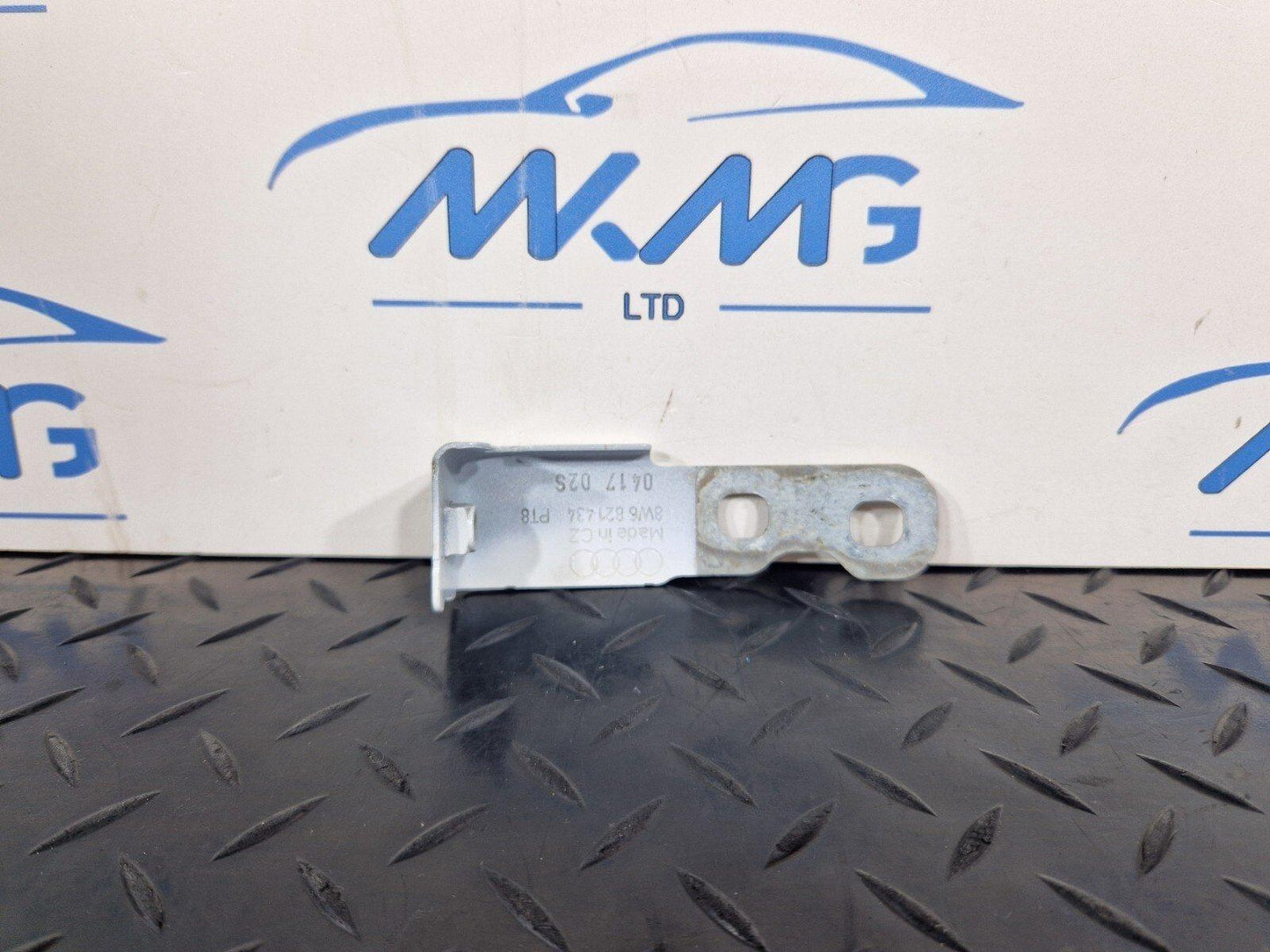 16-23 AUDI S5 COUPE GENUINE WING FENDER BRACKET FRONT RIGHT 8W6821434