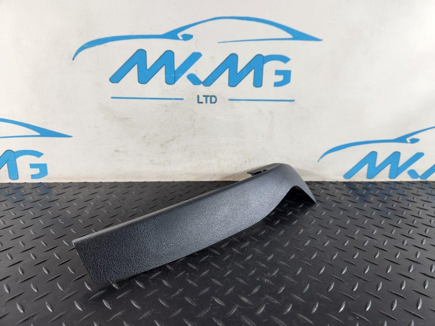 19-ON MERCEDES BENZ B CLASS W247 SEAT GUIDE RAIL COVER RIGHT A2479290200