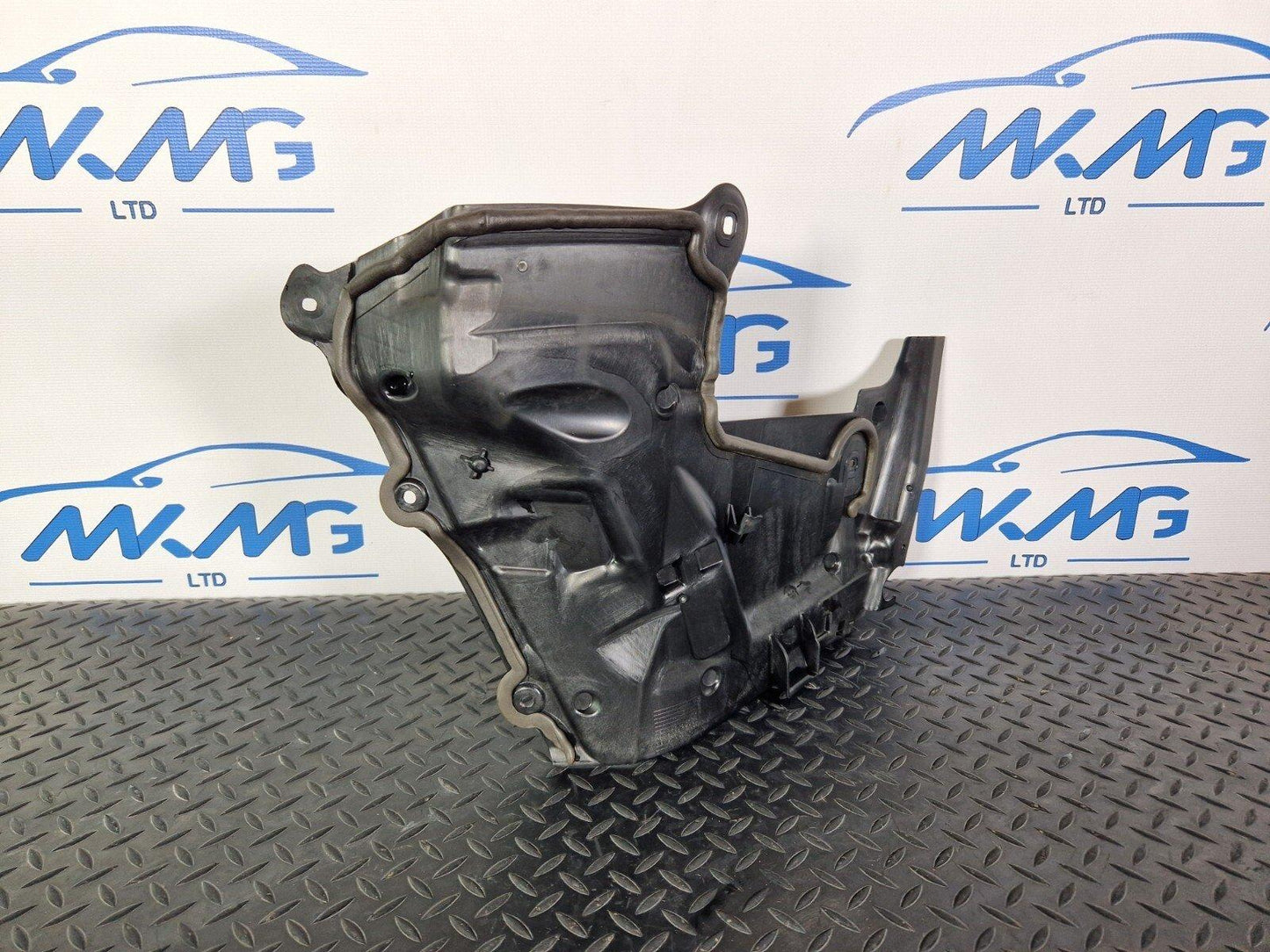 14-21 MERCEDES BENZ C220d W205 ENGINE PROTECTION SHIELD PANEL TRIM A2056205801