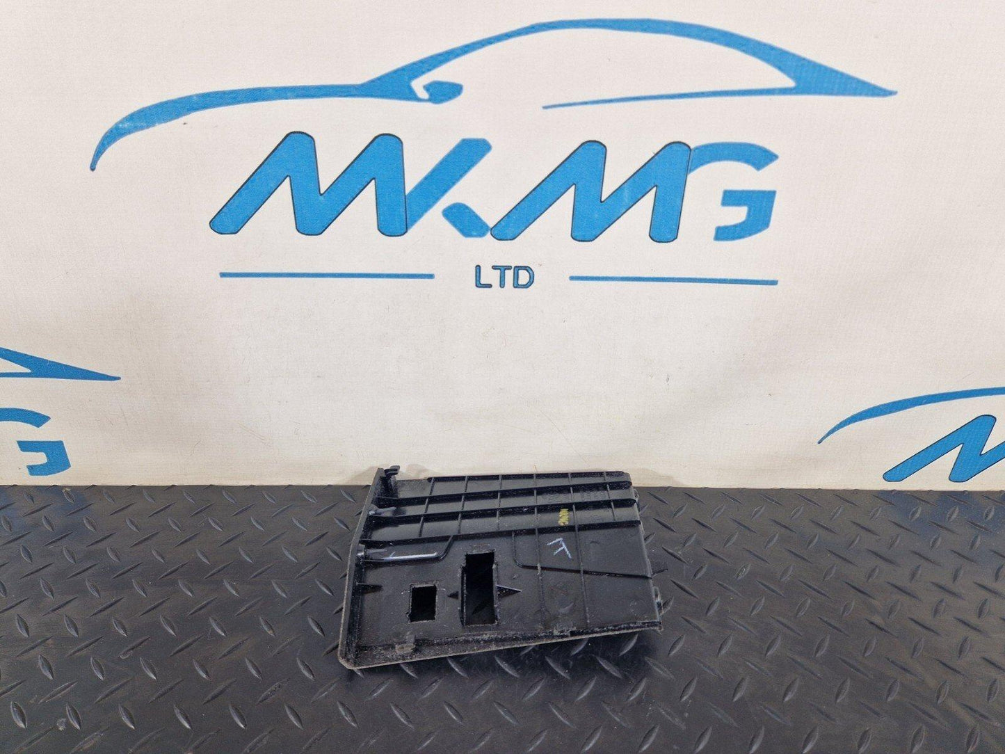 11-19 MERCEDES BENZ ML W166 GENUINE OEM CENTRE CONSOLE TRIM A1666800823