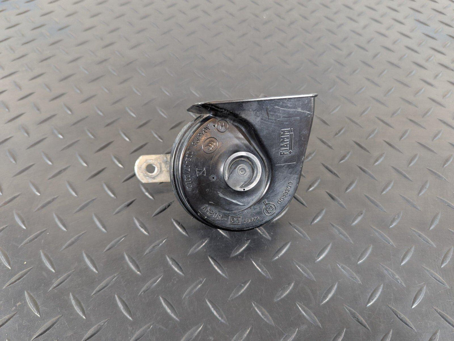 11-19 MERCEDES BENZ ML W166 GENUINE HIGH TONE HORN SIGNAL A0075425320