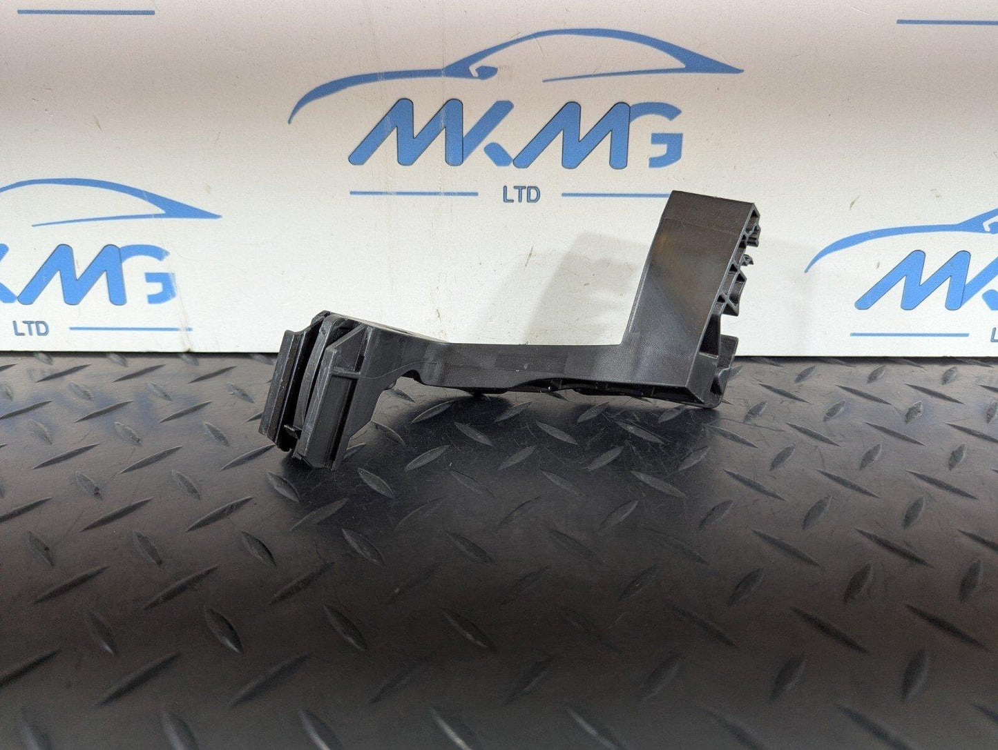 11-19 MERCEDES BENZ ML W166 GENUINE DOOR LOCK BRACKET A1667330114